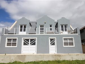 3 Bed House in Pringle Bay