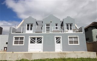 3 Bedroom House in Pringle Bay