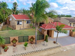 4 Bed House in Strelitzia Park