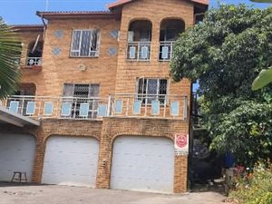 4 Bed House in Hippo Road