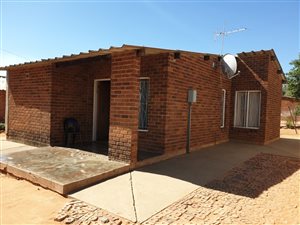 3 Bed House in Roodepan