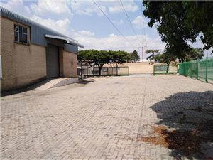 1100 m² Industrial space in Ormonde