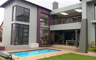 5 Bedroom House in Amberfield Manor