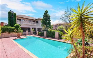 5 Bedroom House in Crescent Wood Country Estate