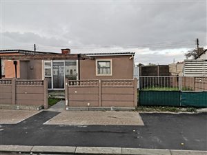 3 Bed House in Manenberg