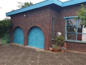 4 Bed House in Schuinshoogte