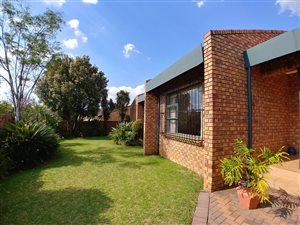 4 Bed Duet in Waterkloof Ridge