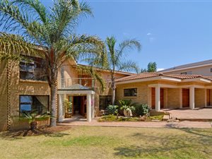 5 Bedroom House in Kyalami Estate