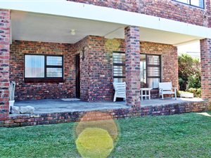 2 Bed House in Struisbaai