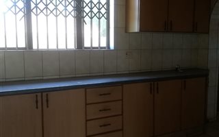 3 Bedroom House in Brackenham