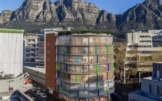 420 m² Commercial space in Claremont
