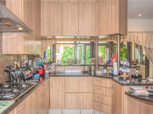 4 Bed House in Mill Park