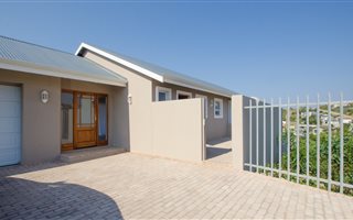 4 Bedroom House in Whale Rock