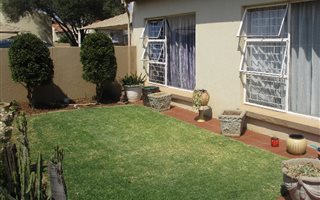 3 Bedroom Simplex in Meyersdal