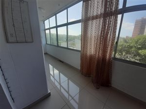 2 Bed Apartment in Amanzimtoti