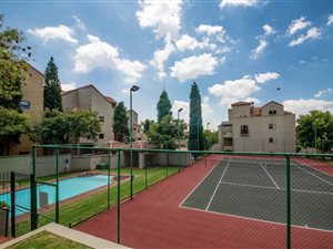 2 Bed Flat in River Club