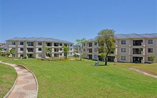 3 Bedroom Apartment in Summerset