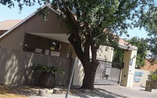 2 Bedroom Apartment in Verwoerdpark