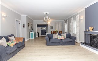 5 Bedroom House in Constantia