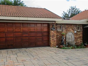 3 Bed House in Thatchfield