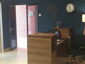 147 m² Office Space in Die Hoewes