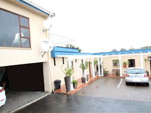 8 Bed House in Amalinda