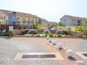 2 Bed House in Hazeldean (Silverlakes Surroundings)