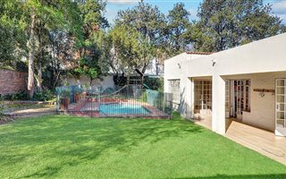 3 Bedroom House in Parktown North
