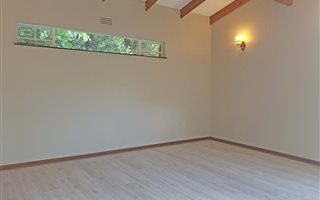 1 Bedroom Garden Cottage in Greenside