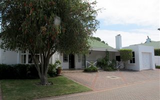 3 Bedroom House in River Club