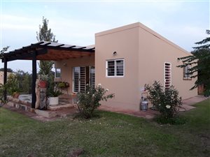 2 Bed House in Kameelfontein and surrounds