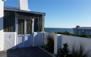 1 Bedroom Flat in Yzerfontein