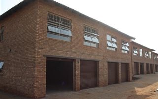 3 Bedroom Apartment in Silver Lakes Golf Estate