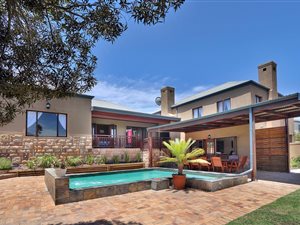 4 Bed House in Atlantic Beach