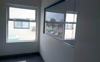 100 m² Commercial space in Tableview