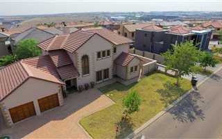 4 Bedroom House in Valleyview Estate