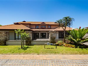 6 Bed House in Izinga Estate