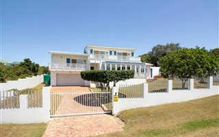 4 Bedroom House in Kenton-on-Sea
