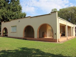 1.5 ha Farm in Colts Hill