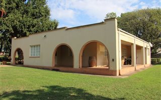 1.5 ha Farm in Colts Hill