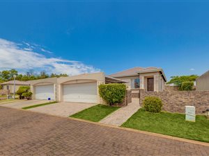 2 Bed House in Roodepoort Central