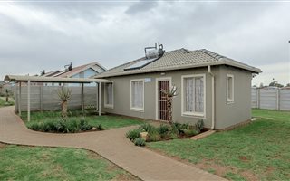 2 Bedroom House in Albertsdal