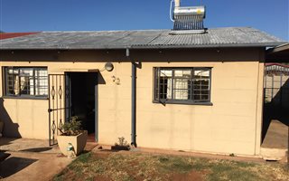 2 Bedroom House in Montclare