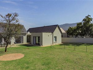 3 Bedroom House in Leloko