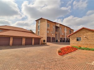 3 Bed Townhouse in Hazeldean (Silverlakes Surroundings)