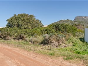 600 m² Land available in Bettys Bay