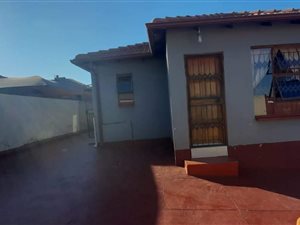 3 Bed House in Olievenhoutbosch