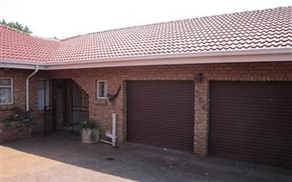 4 Bedroom House in Florauna