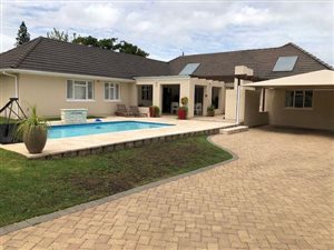 5 Bedroom House in Bergvliet