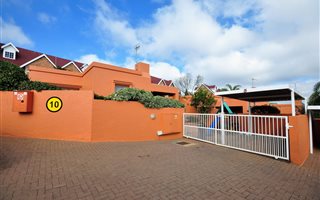 3 Bedroom Townhouse in Radiokop